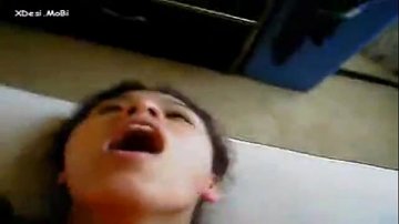 Good brunette screams badly when orgasm