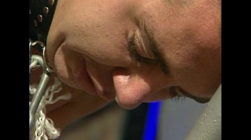 Crazy rocker loves torture