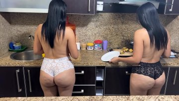 Stepmom Aunt Cooking Bikinis